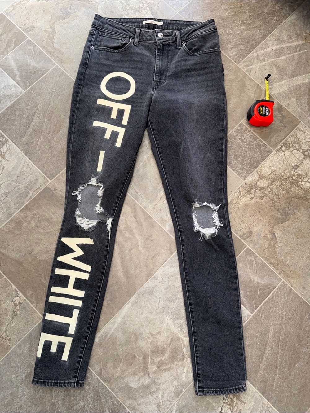 Levi’s 721 size 30 Off-White Style Black Distressed Women's Jeans